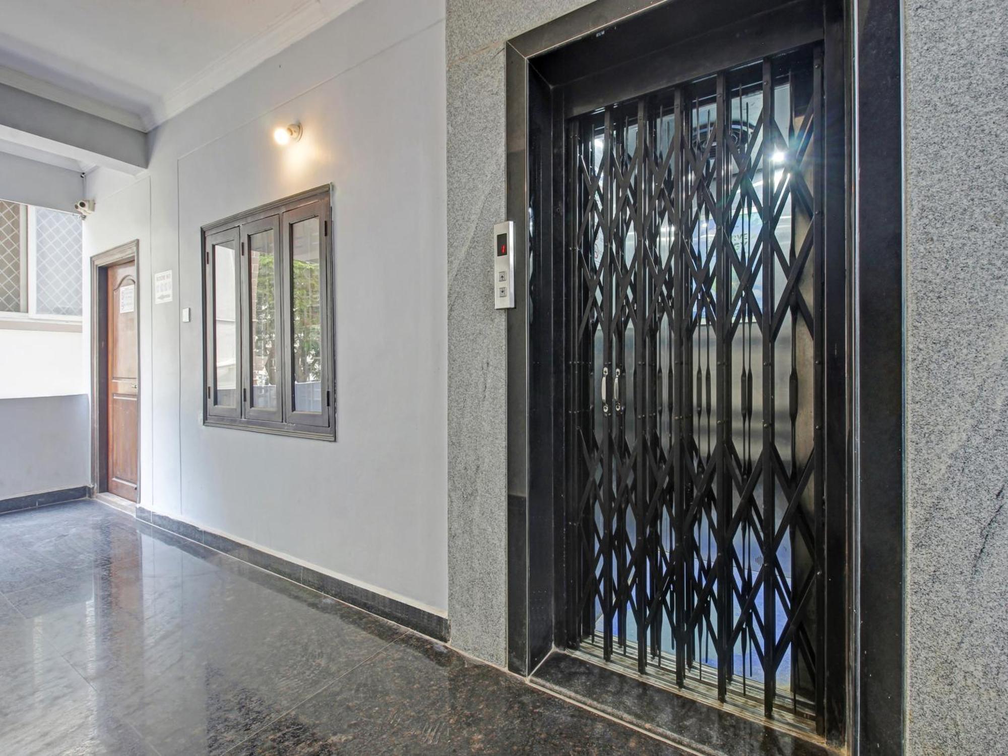 Hotel O Svr Silver Key Lingampalli Exteriör bild